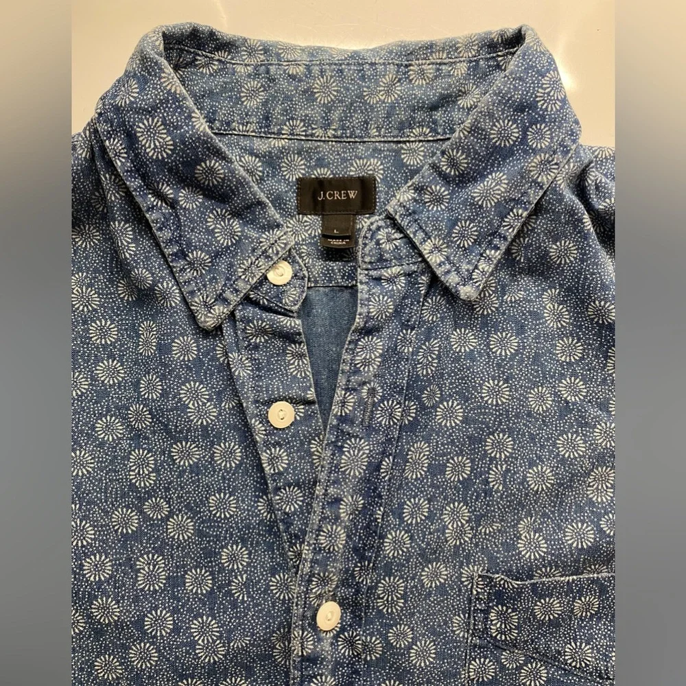 J. Crew Blue Short-Sleeve Button-Down Shirt with Subtle Print